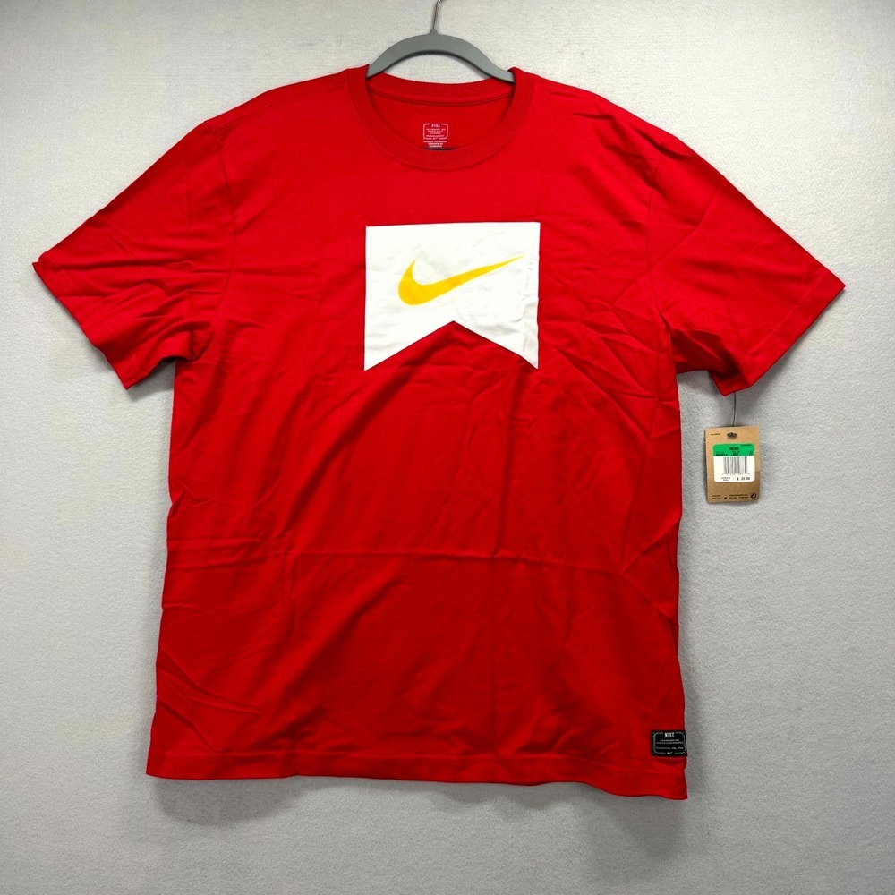 Nike Action Ribbon Icon T Shirt Mens XL Red Athletic Skate Center Swoosh Crew